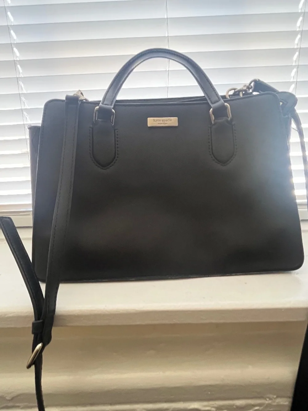 Black Kate Spade Laurel Way Leighann Crossbody Tote bag